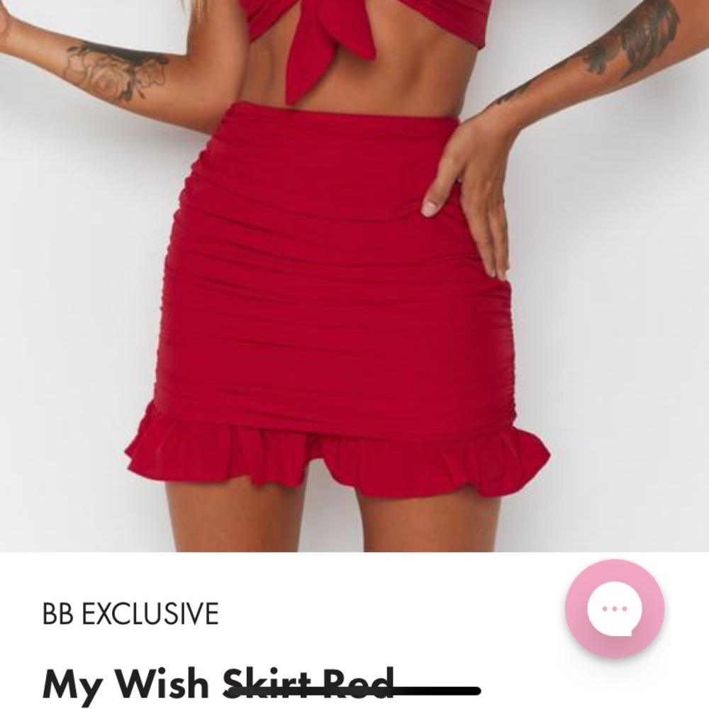 Beginning Boutique scrunched red skirt